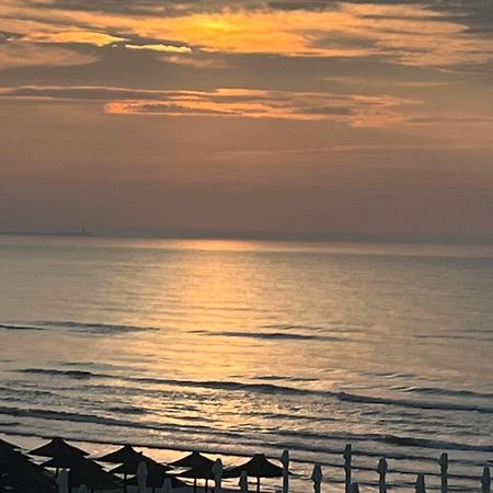 Appartamento Royal Sea View Design Promenada 3 Năvodari Esterno foto