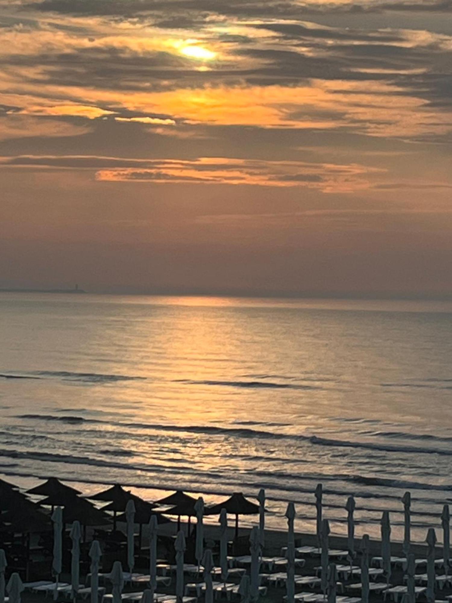 Appartamento Royal Sea View Design Promenada 3 Năvodari Esterno foto